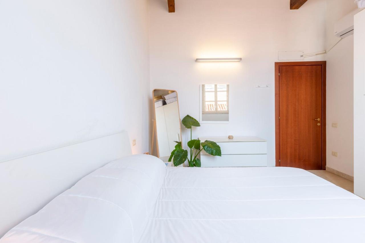 Castello Attic Sunset Terrace Apartment Cagliari Ngoại thất bức ảnh