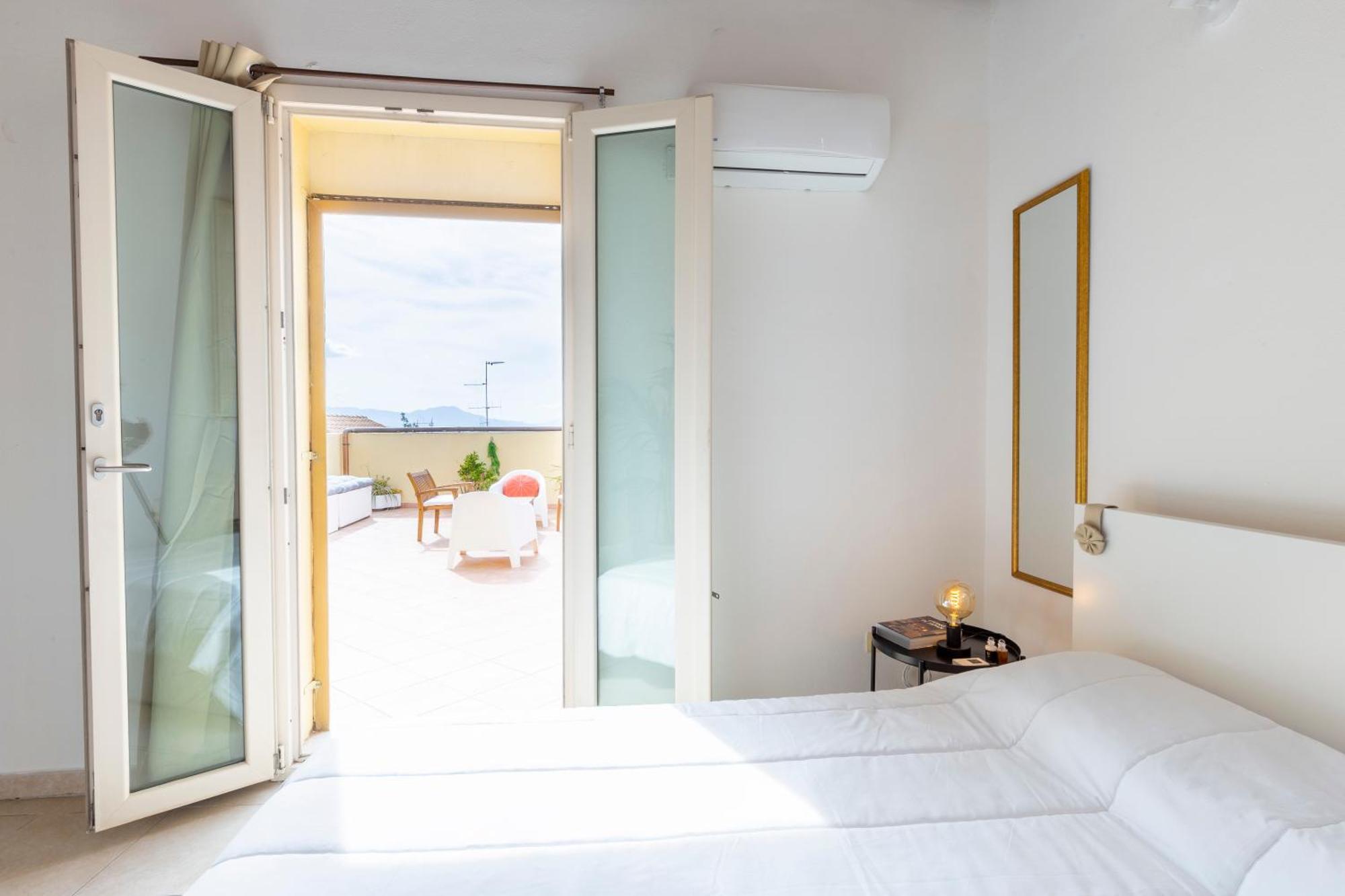 Castello Attic Sunset Terrace Apartment Cagliari Ngoại thất bức ảnh